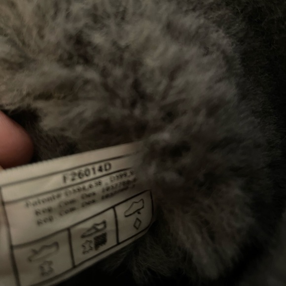 Authentic UGG Bailey Button Boots, Gray Size 6 - Picture 6 of 15